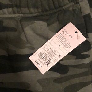 Size Large Camo Pants (Anica Bundle)